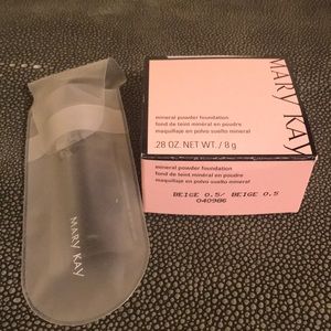 Mary Kay Mineral Powder Foundation With Brush